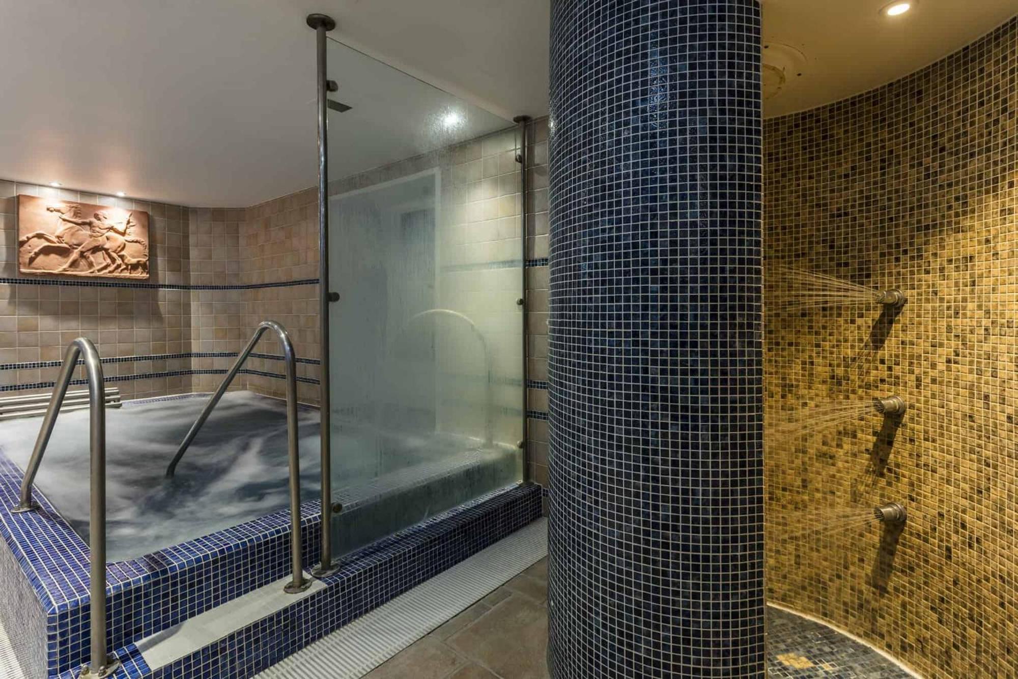 Dalhousie Castle Hotel Bonnyrigg Екстериор снимка